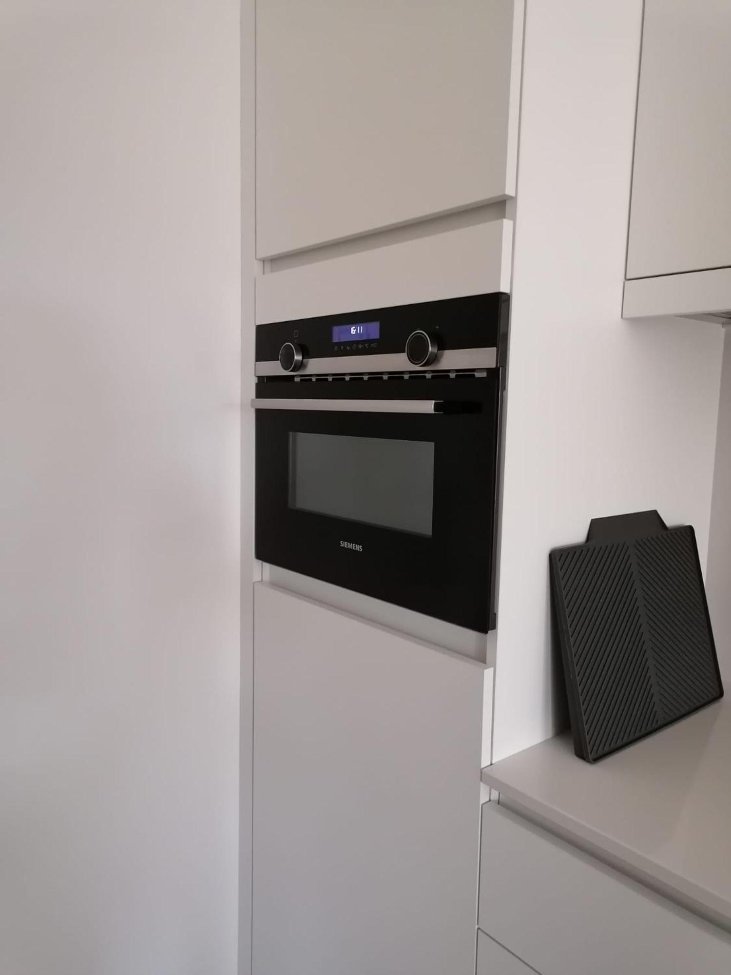Bartine - Modern And Spacious Flat Near The Sea, Free Parking Space Oostende Eksteriør billede